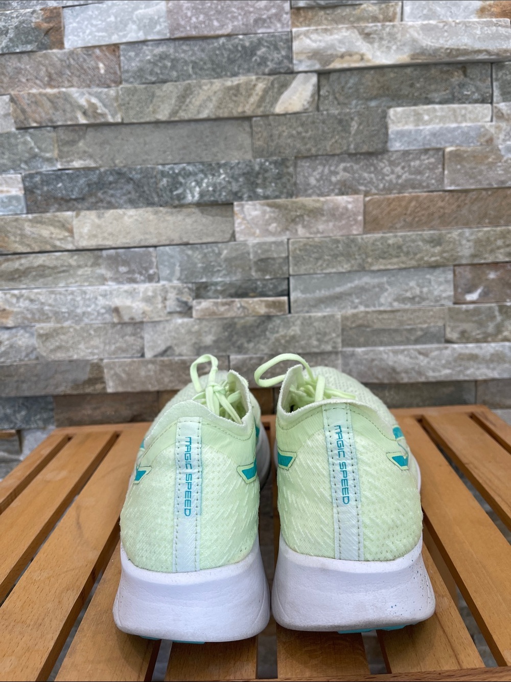 🇨🇦 ASICS Women's Magic Speed Sneaker - Picture 6 of 10